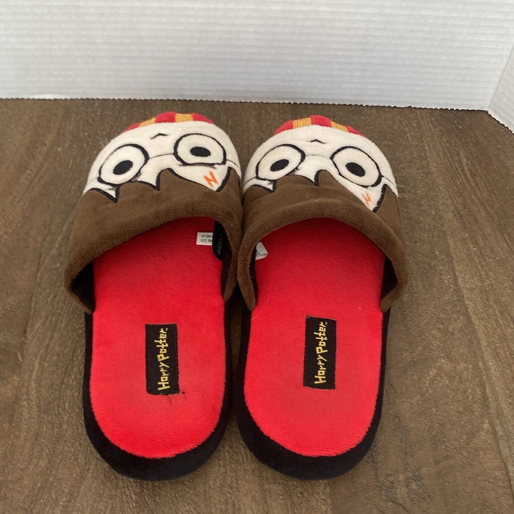 Harry‎ Potter Slipers - Picture 3 of 8